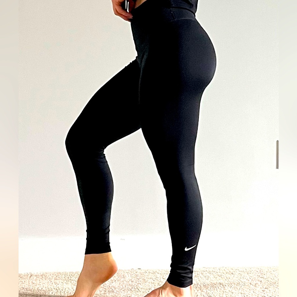 Nike Pro Women’s Leggings